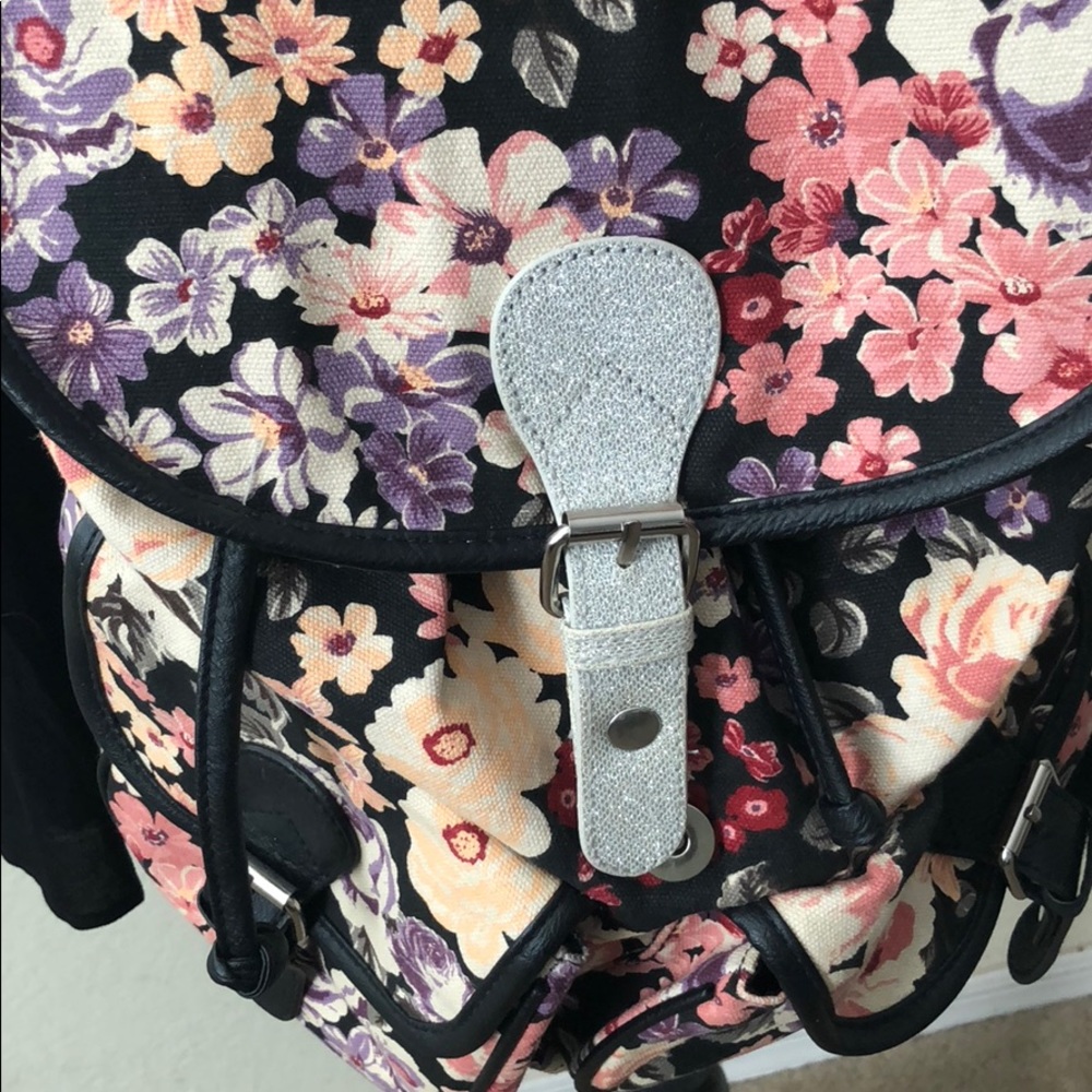 Floral Backback - Picture 6 of 6